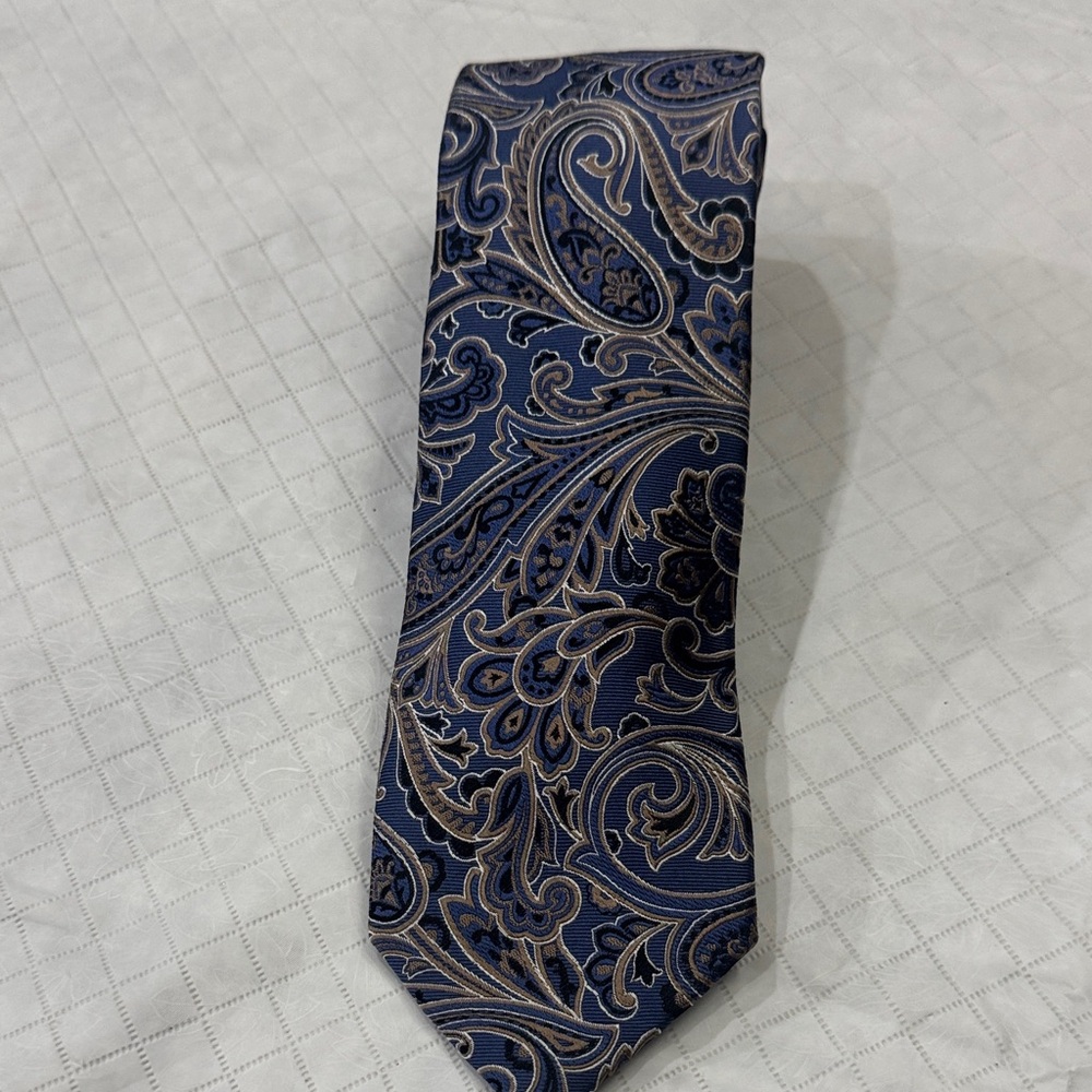 Joseph A Banks signature Collection Paisley Blue Tie